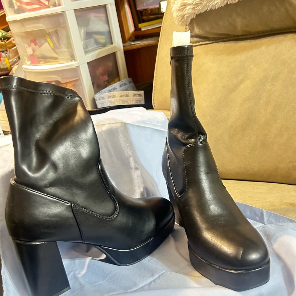 Elegant Black Women's Boots